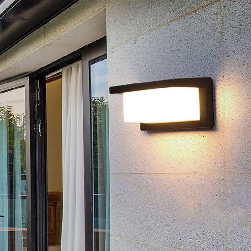 Enduring Glow: Modern Illumination for Your Courtyard