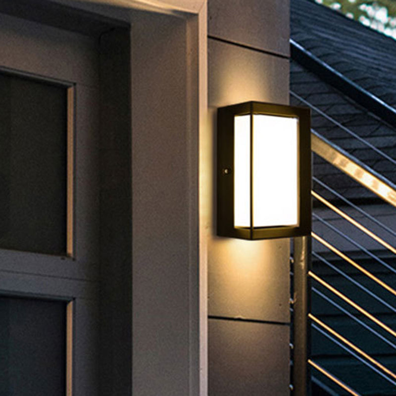 Enduring Glow: Modern Illumination for Your Courtyard