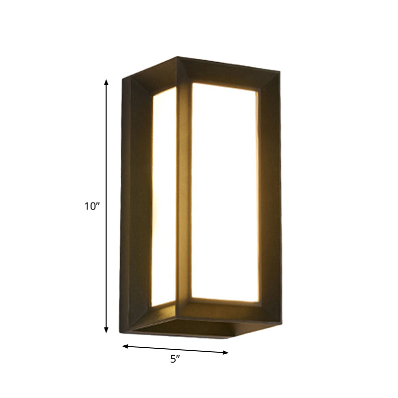Enduring Glow: Modern Illumination for Your Courtyard