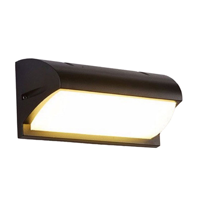 Enduring Glow: Modern Illumination for Your Courtyard