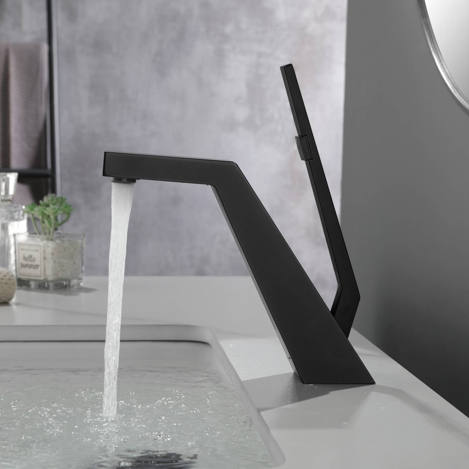 Brushed Gold or matte black or brushed nickel Bathroom Sink Faucet single handle with pop up overflow brass drain