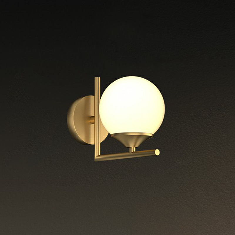 Tessa Warmth Meets Minimalist Style: The Gold LED Wall Lamp