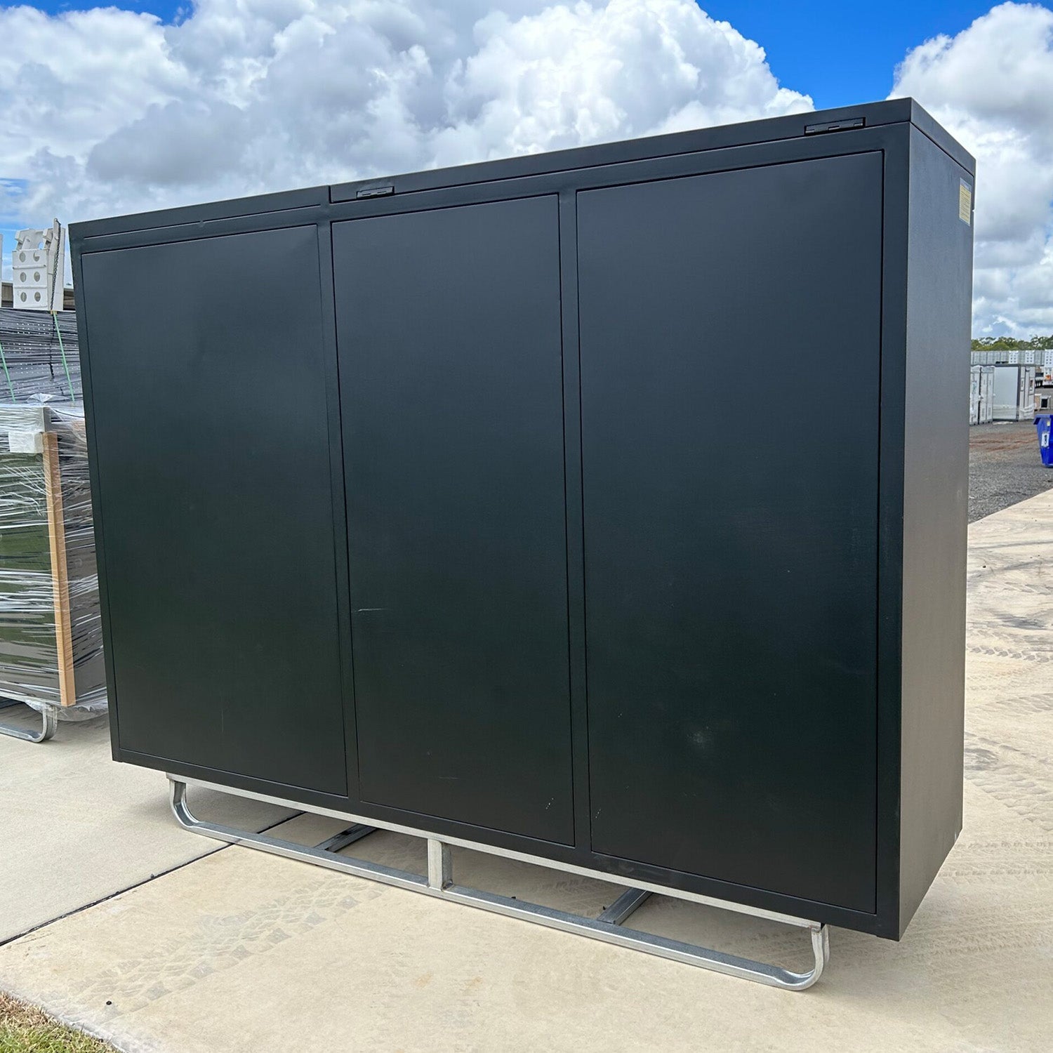 7ft Garage Storage Cabinet (35 Drawers & 1 Cabinet)