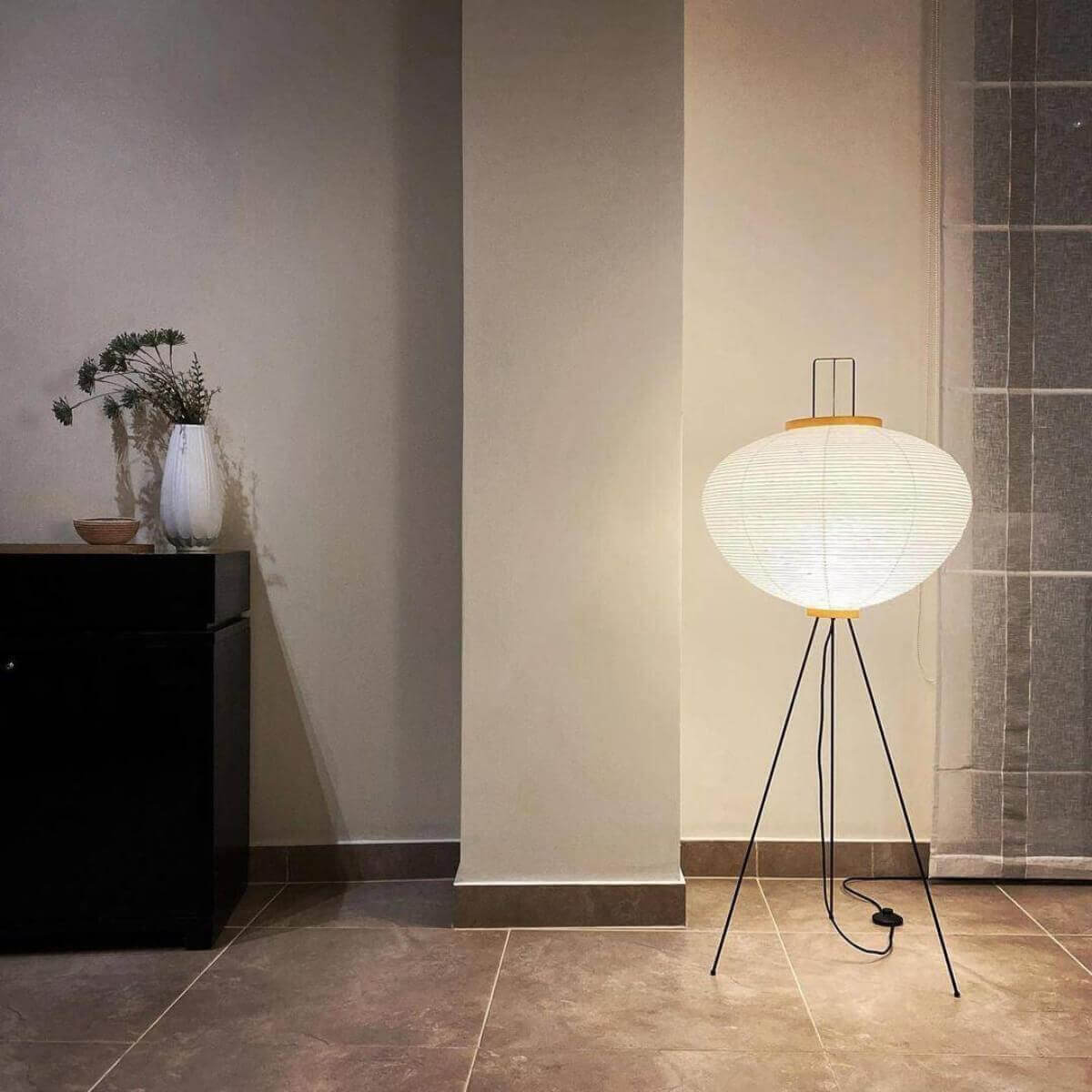 Akari 10A Floor Lamp