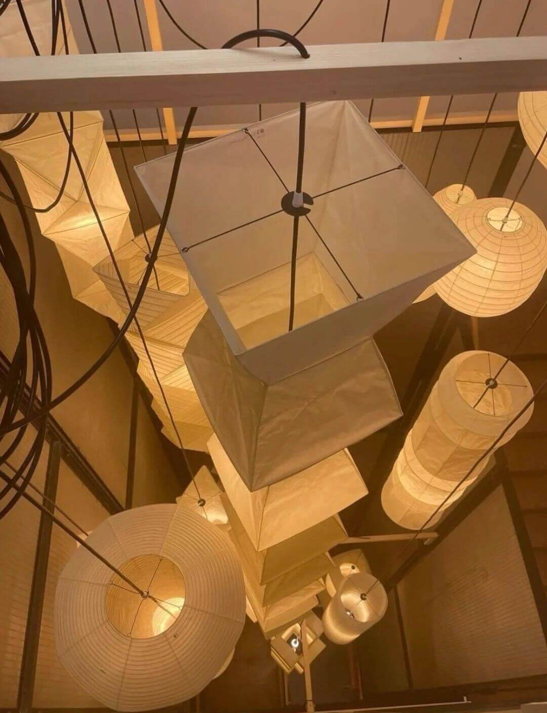 Akari UF4-L8 Floor Lamp