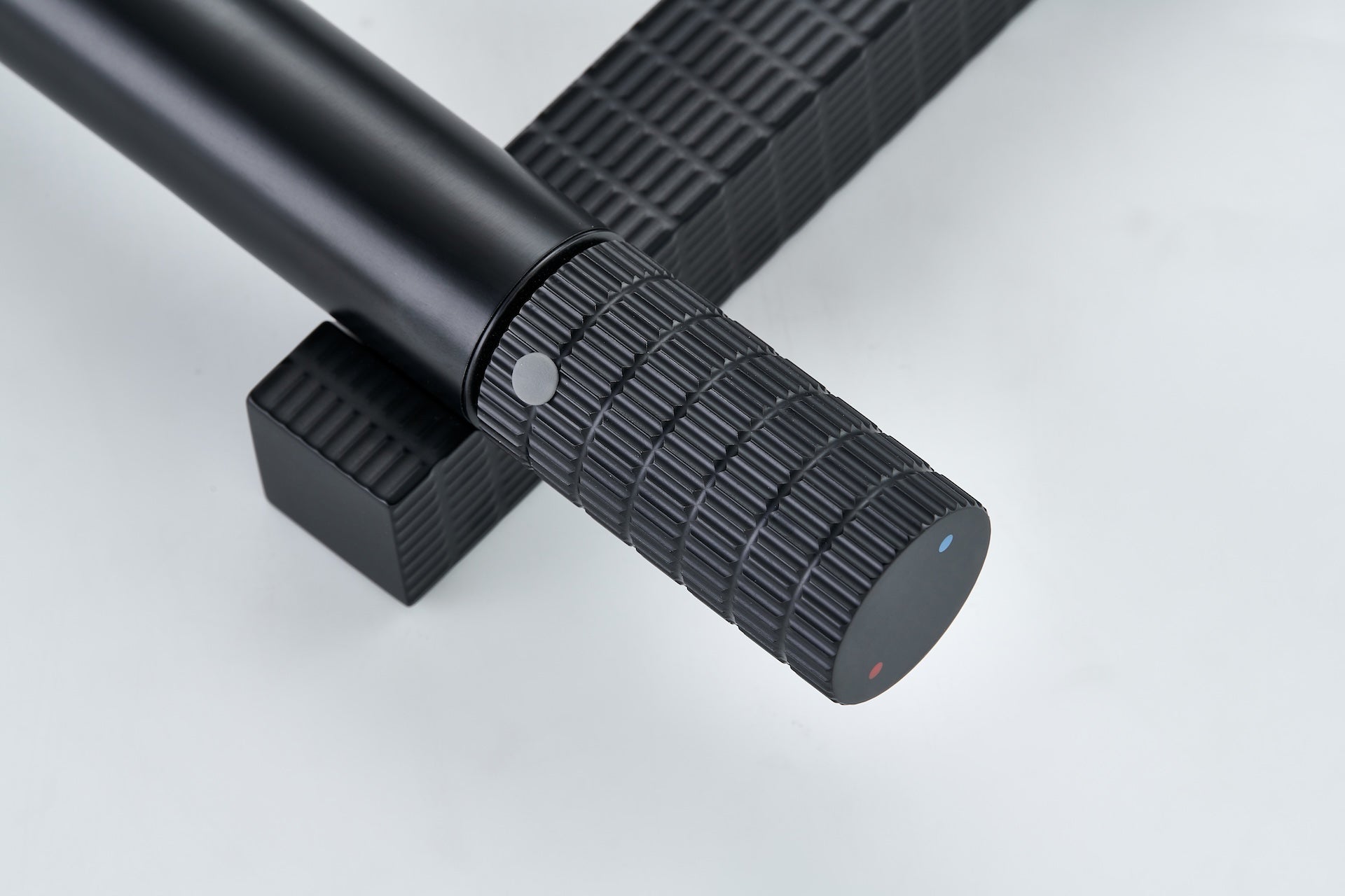 Brushed gold or Brushed Nickel or Matte Black Or Rose Gold single handle brass bathroom faucet with pop up drain