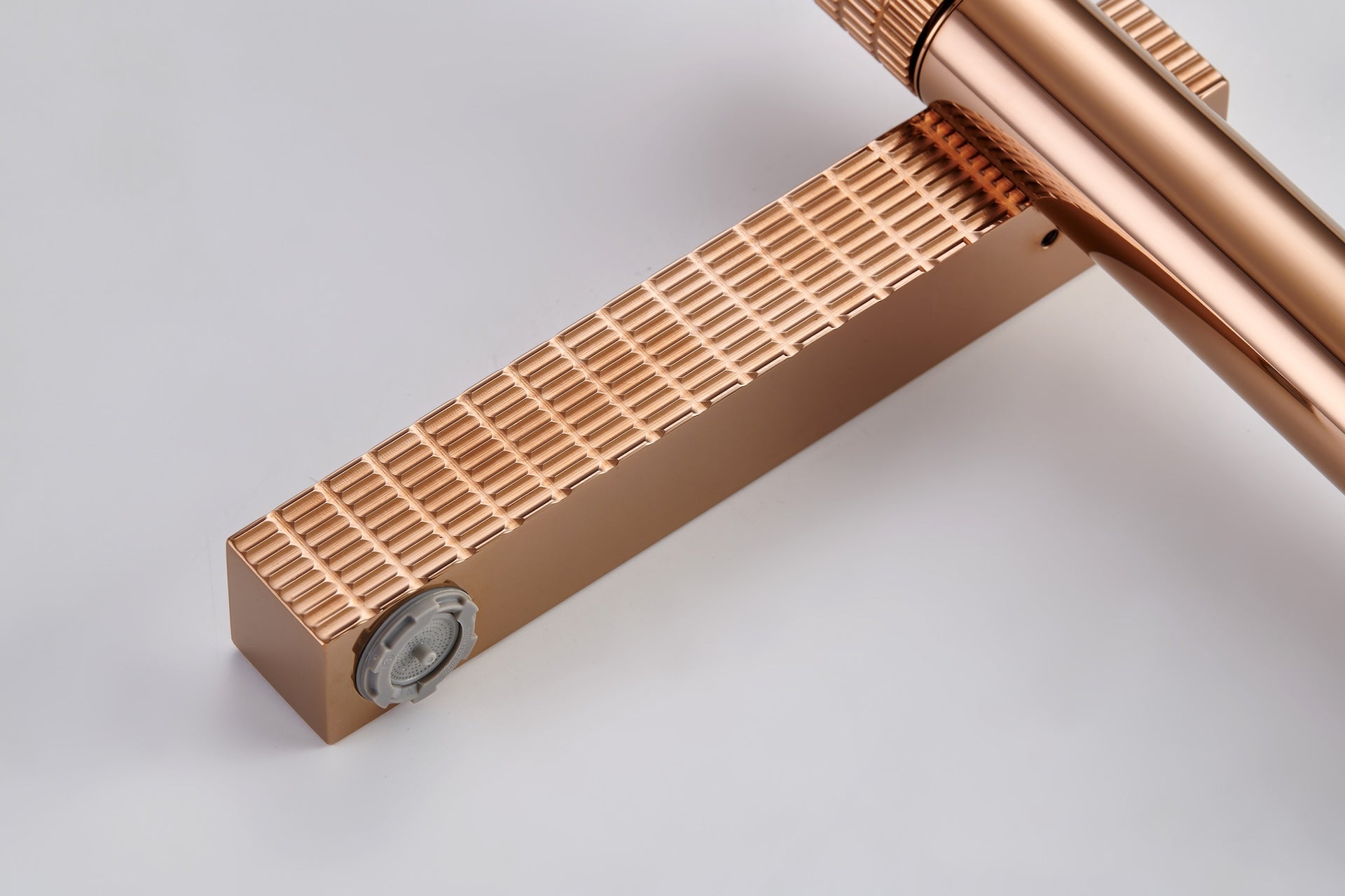 Brushed gold or Brushed Nickel or Matte Black Or Rose Gold single handle brass bathroom faucet with pop up drain