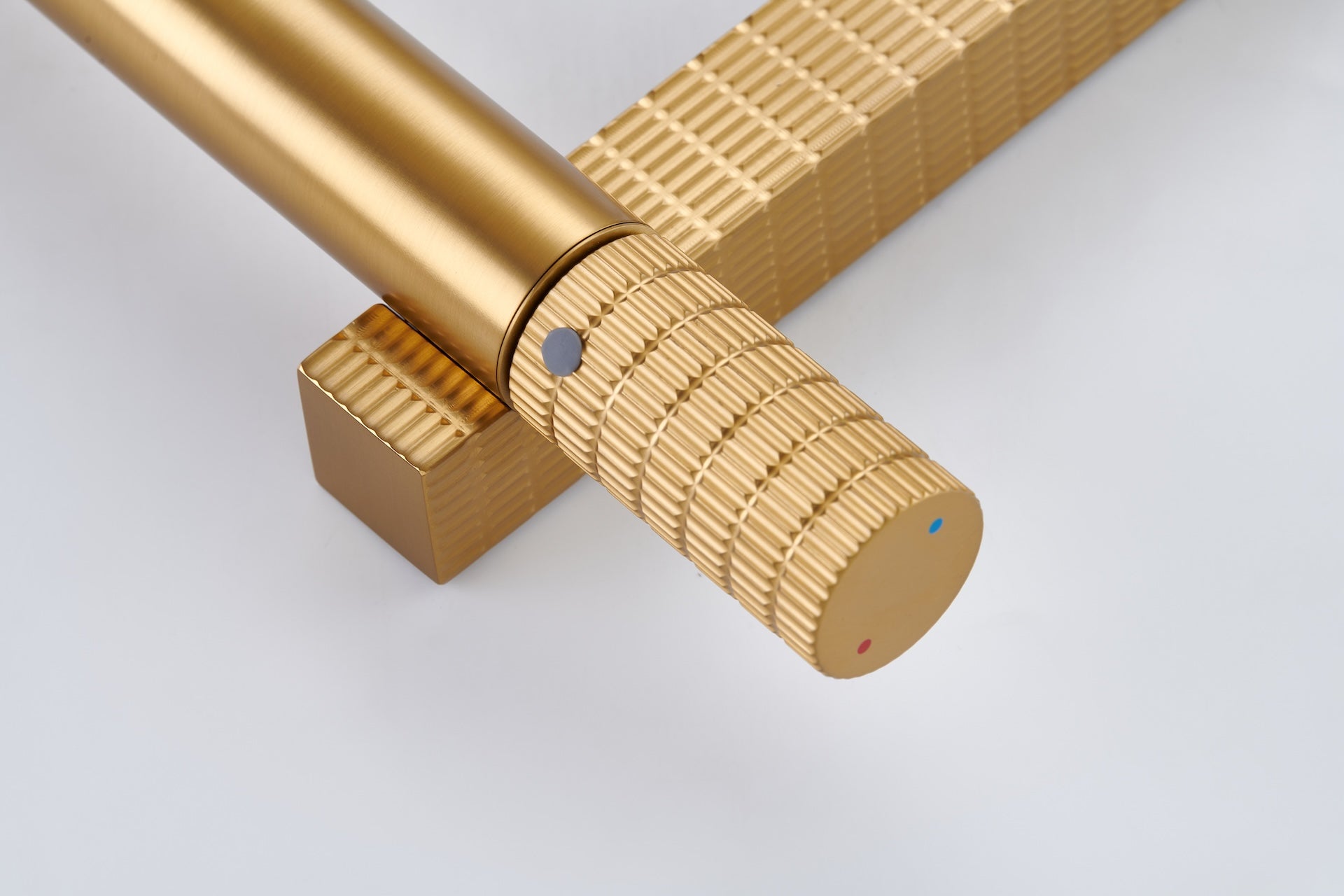 Brushed gold or Brushed Nickel or Matte Black Or Rose Gold single handle brass bathroom faucet with pop up drain