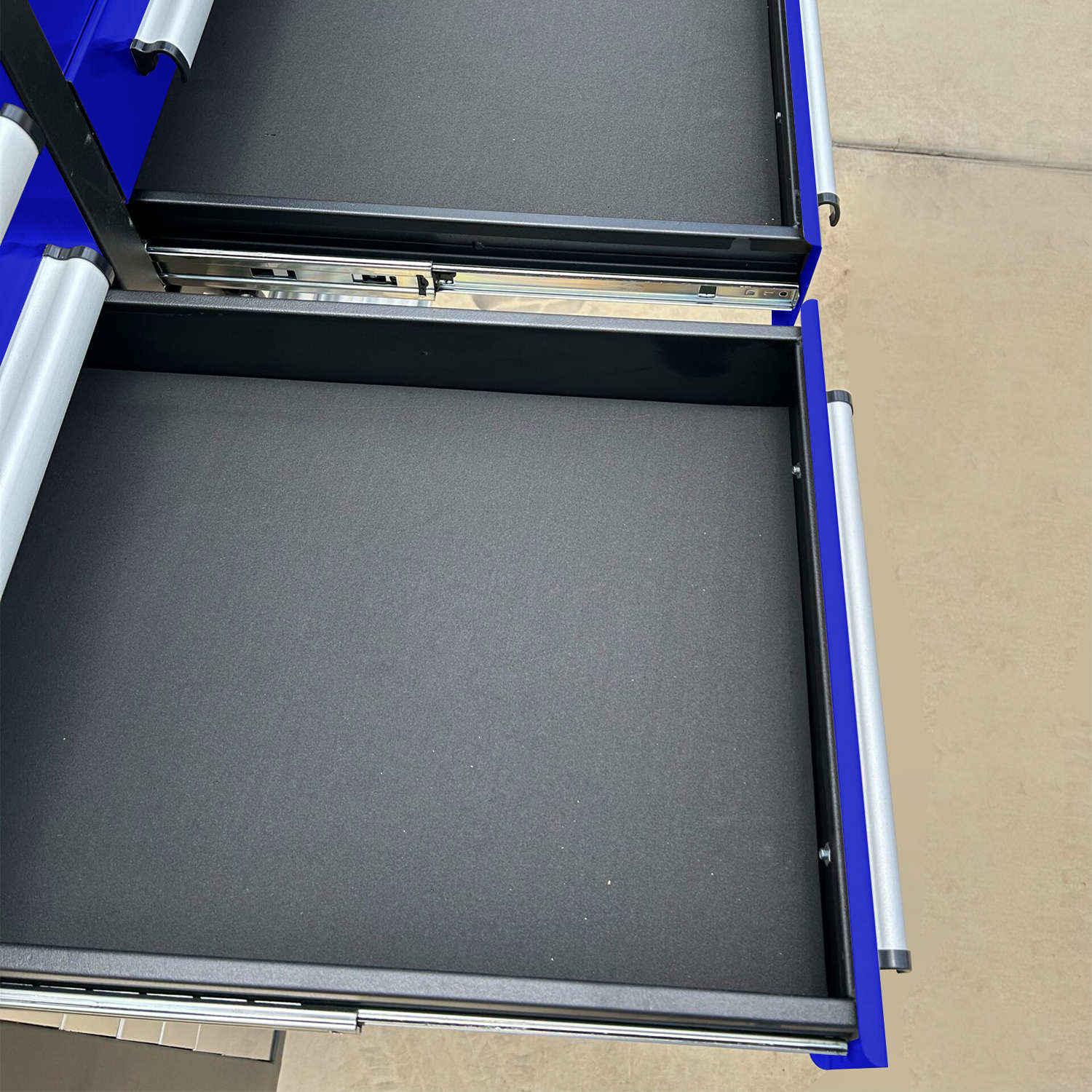 10 ft Heavy Duty Workbench with 25 Drawers