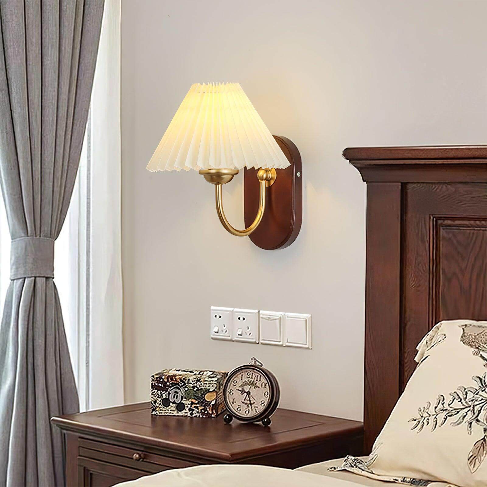 Louise Wall Lamp