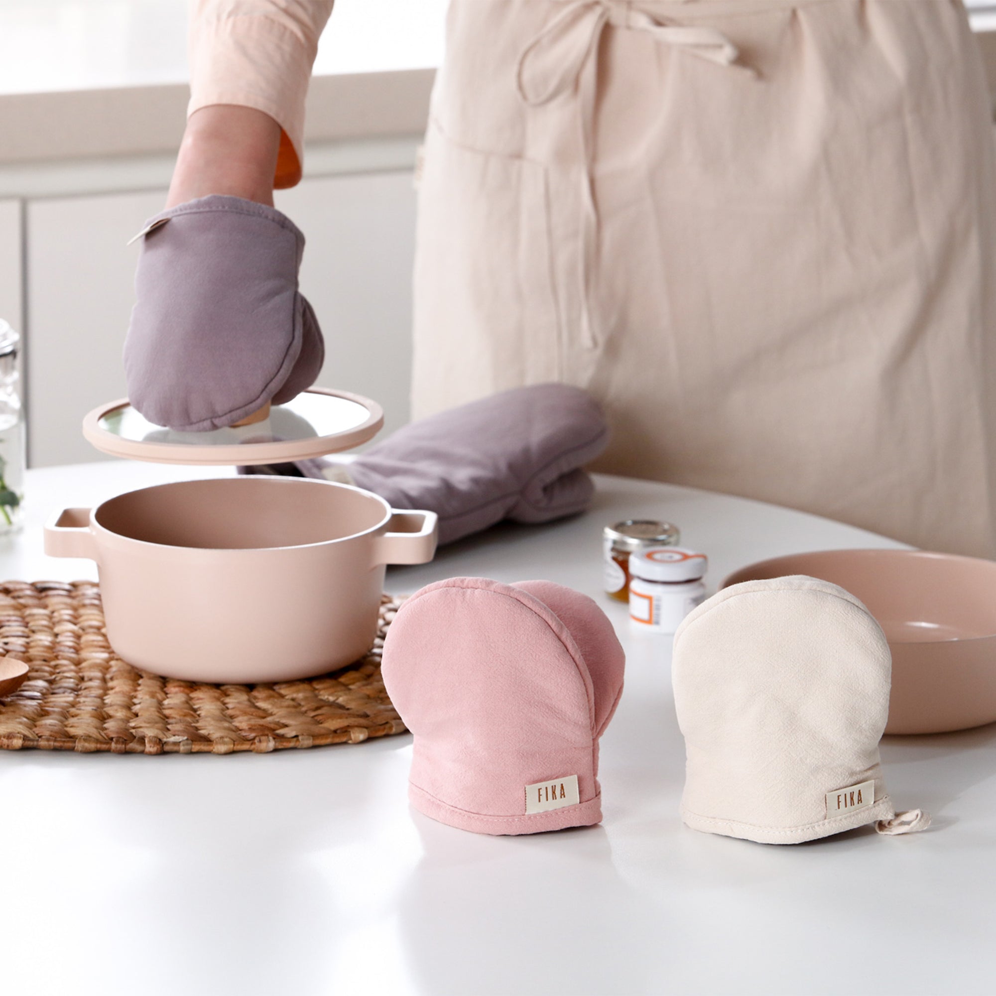 Fika Oven Mitts