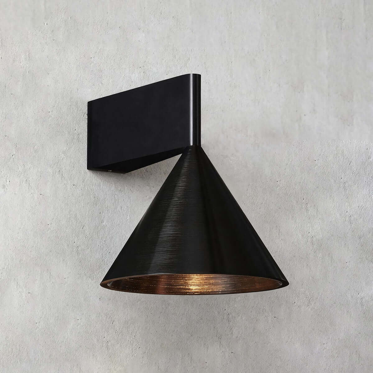 Ozyra Wall Lamp