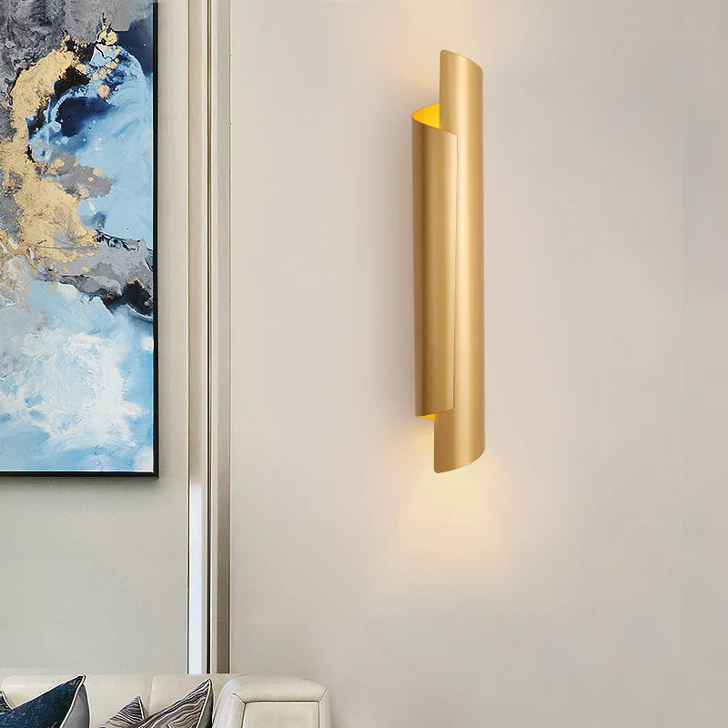 Sophisticated Modern LED Wall Lamp - Radiant Gold Lighting Fixture for Living Rooms, Bedrooms, and Luxurious Entryways