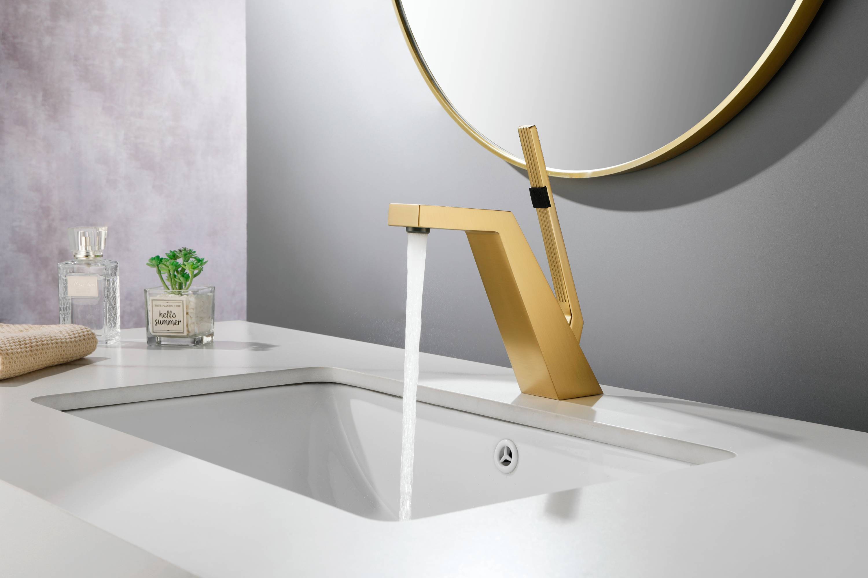 Brushed Gold or matte black or brushed nickel Bathroom Sink Faucet single handle with pop up overflow brass drain