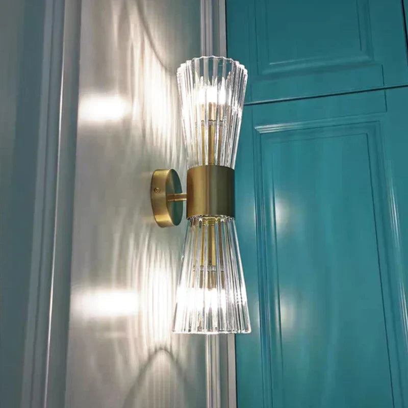 Hazel's Luxury Gold LED Wall Lamp - Elegant Lighting for Your Foyer and Dining Room