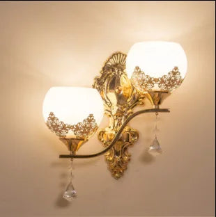 Modern Gold Bedside Wall Light - Elegant Illumination for Your Space