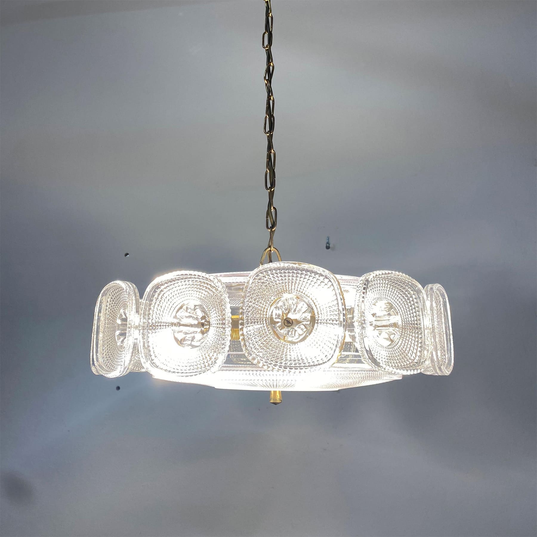 Solvani Chandelier
