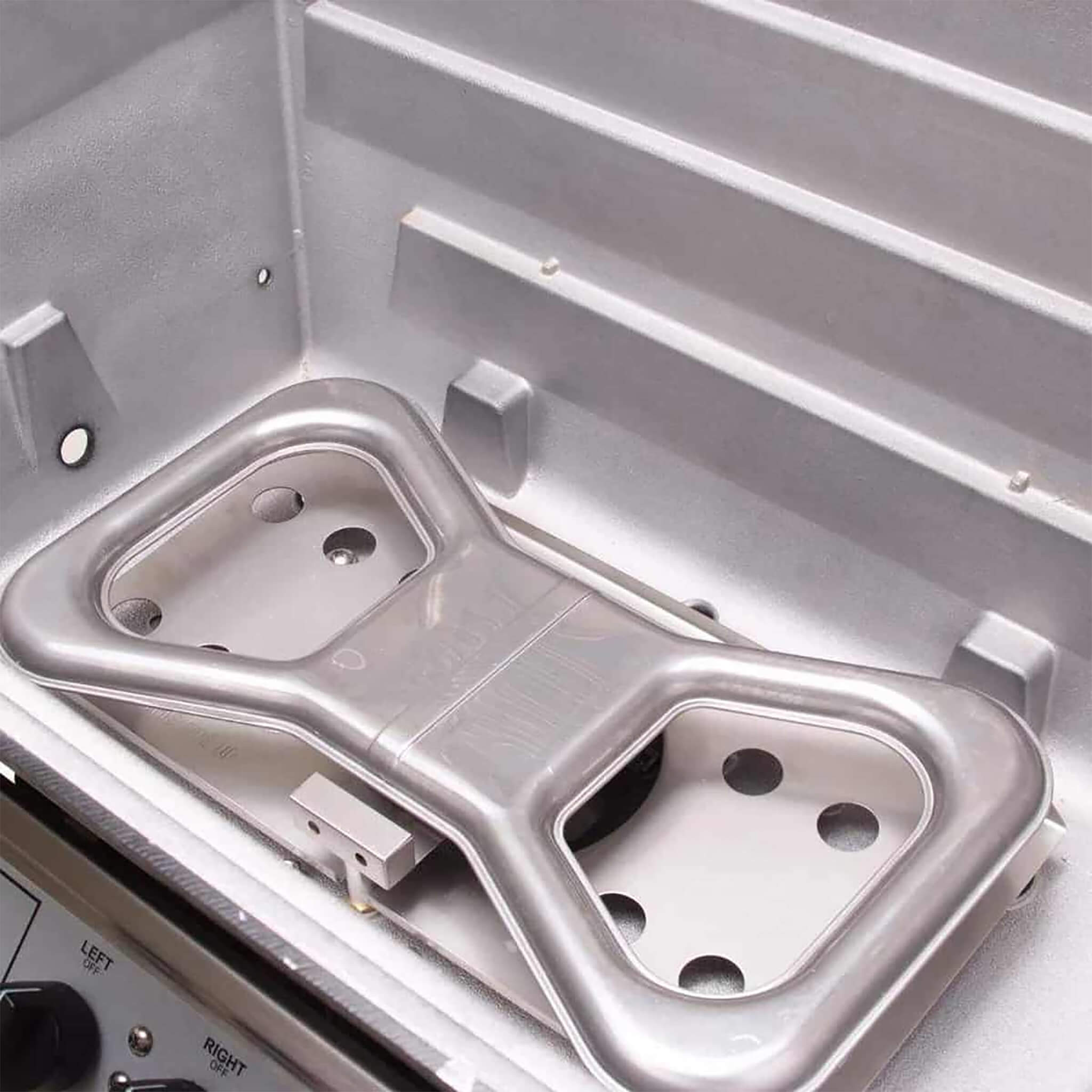 Broilmaster P3X Super Premium Cast Aluminum Gas Grill With Flare Busters, Griddle And Smoker Shutter (SAK98194)