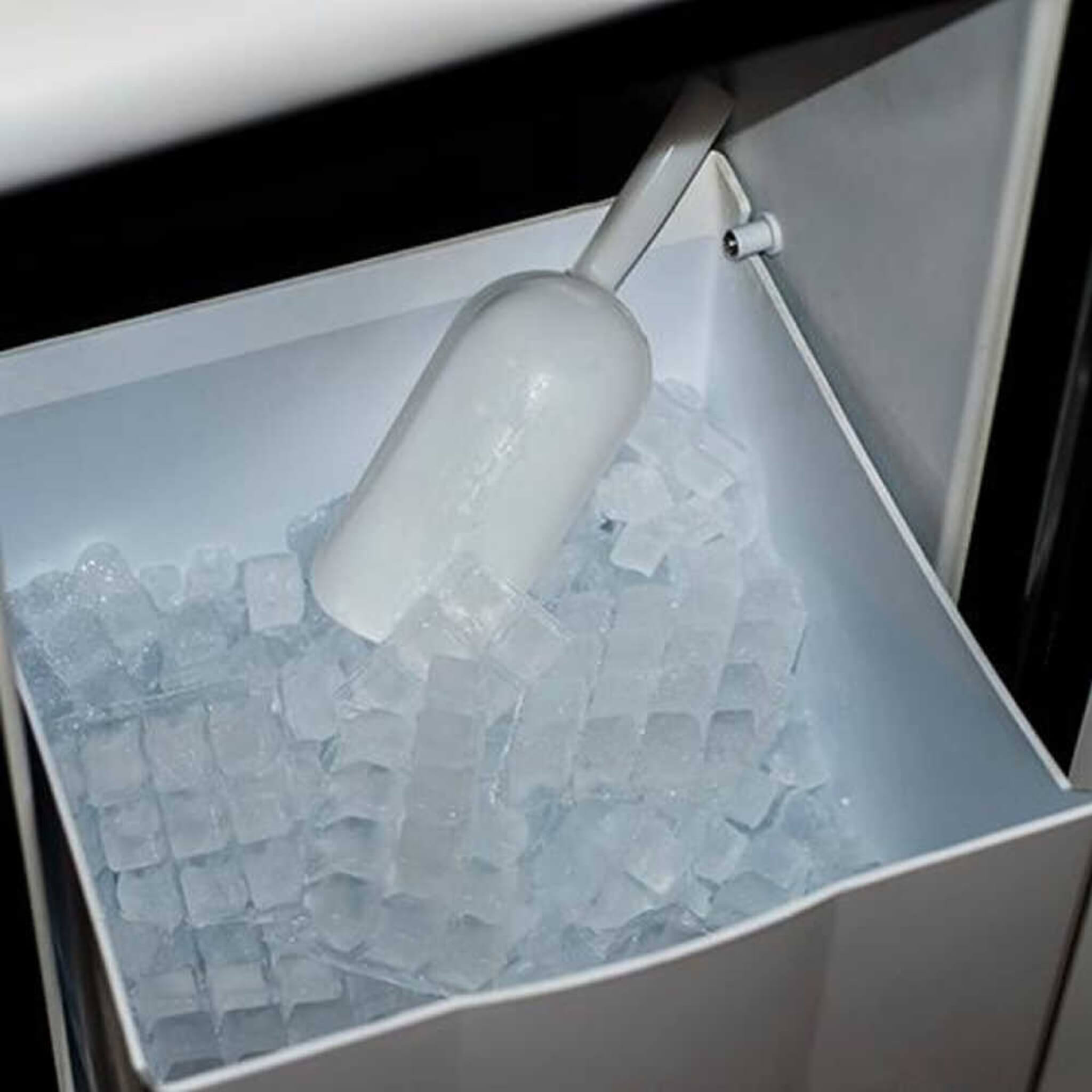 Edgestar 15" Outdoor Undercounter Ice Maker W/ 50 LBS Daily Ice Production [OIM450SS] (SAK84720)