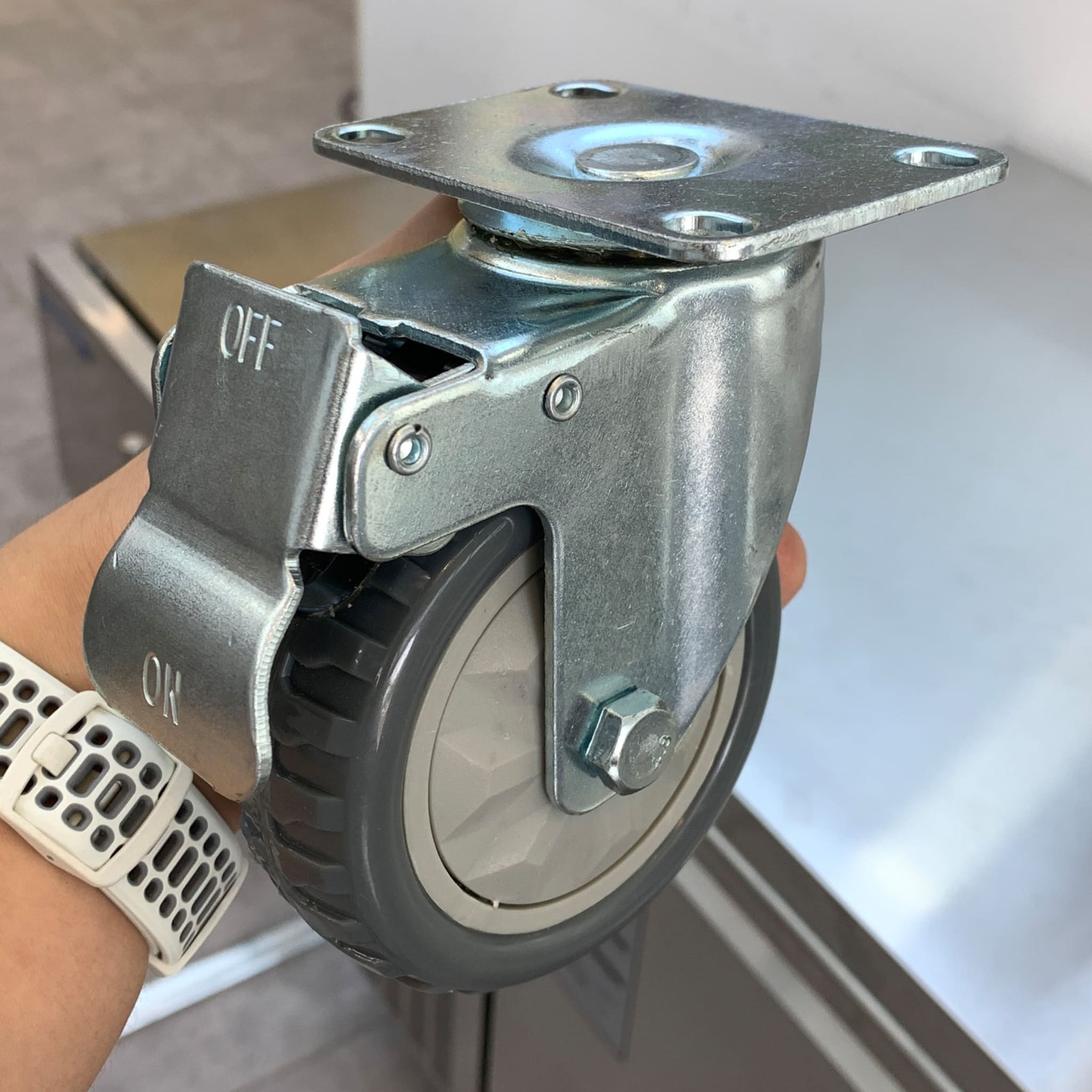 Heavy-Duty 54-Inch Stainless Steel 2-Door Reach-In Upright Commercial Freezer (SAK66598)