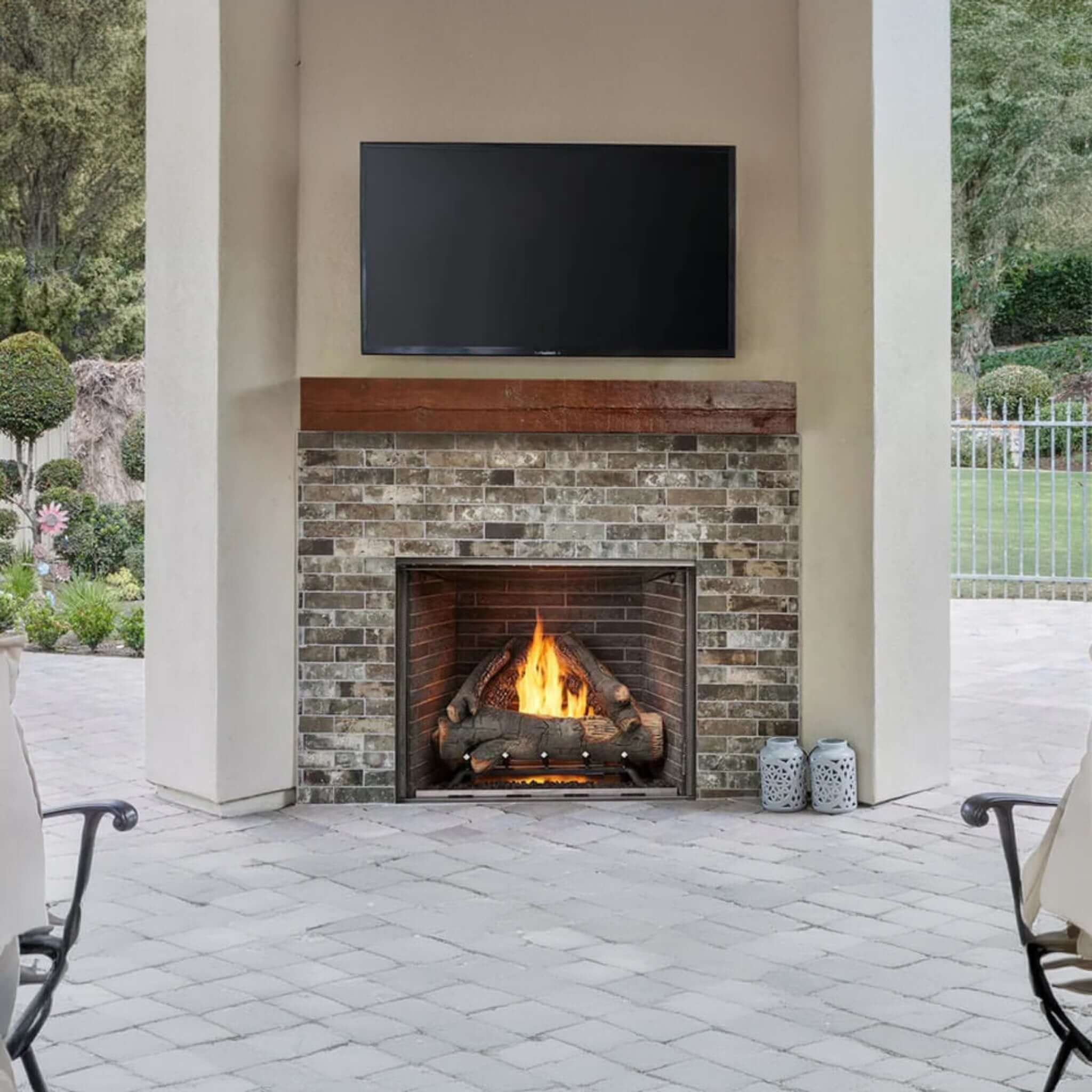 Majestic Courtyard 55K BTU 42" Traditional Outdoor Gas Fireplace With Stacked Concrete Refractory [ODCOUG-42TS] (SAK75312)