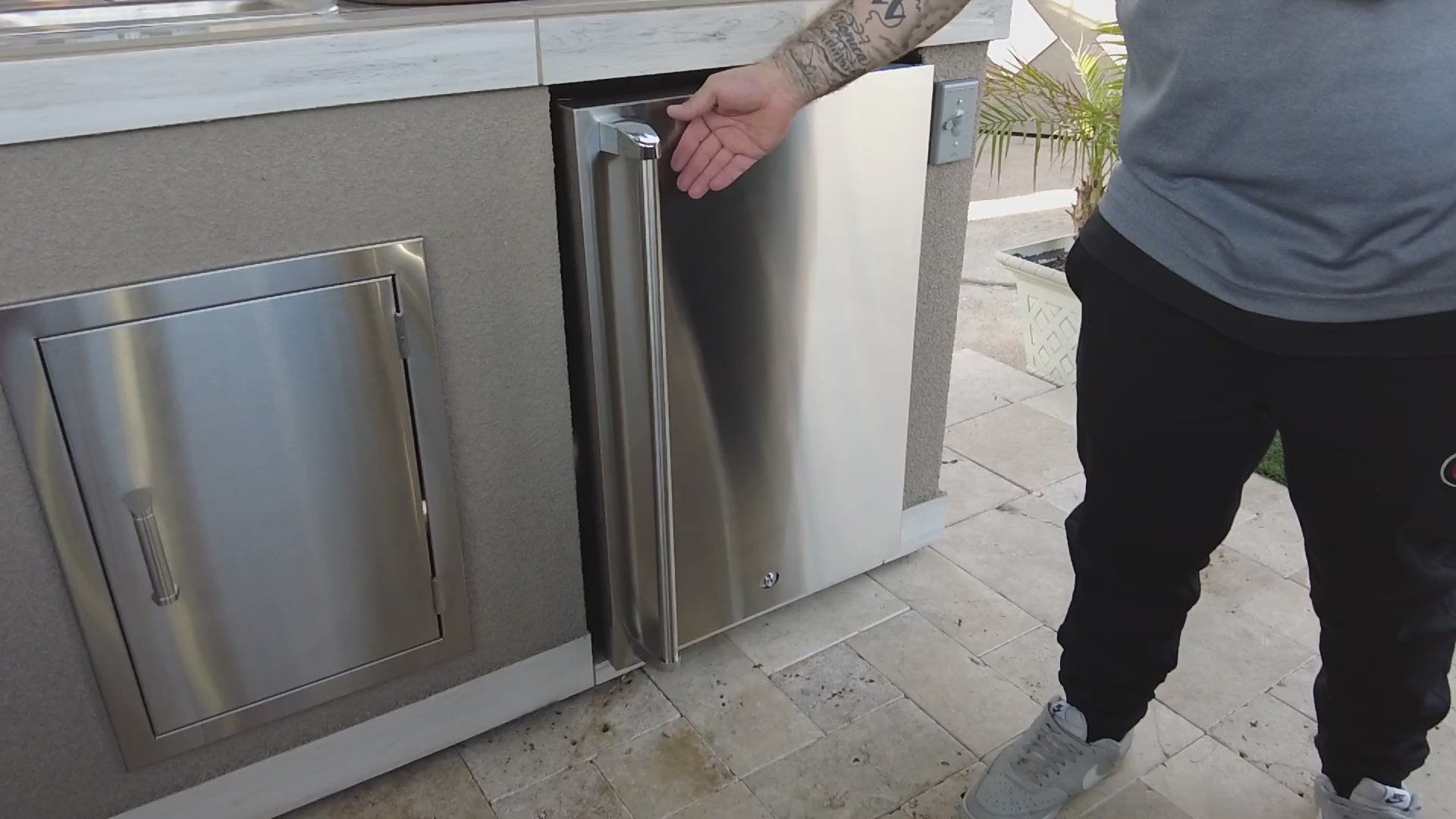 Load video: Fridge Door Sleeve