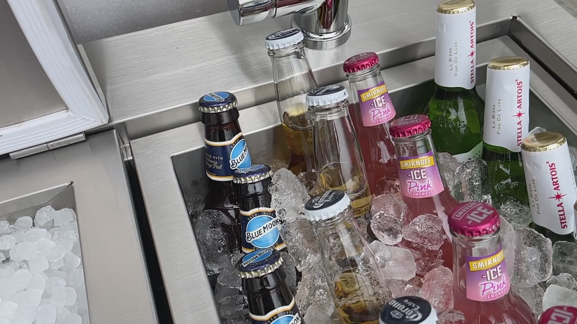 Load video: Built-In 30&quot; Bartender Cocktail Station