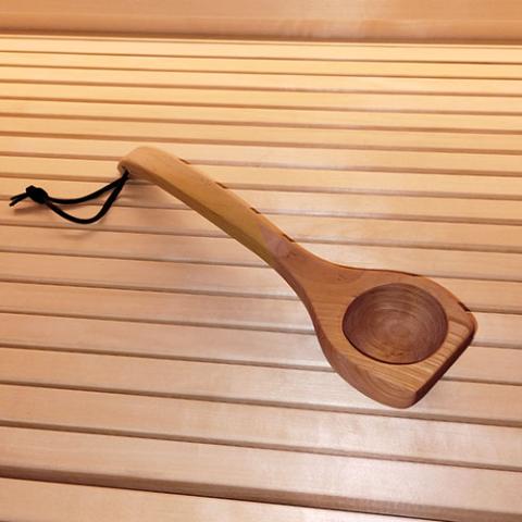 SaunaLife Wooden 1-Gallon Sauna Bucket Set with Wood Ladle and Thermometer-White